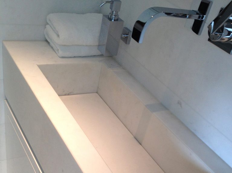 marmol persian white
